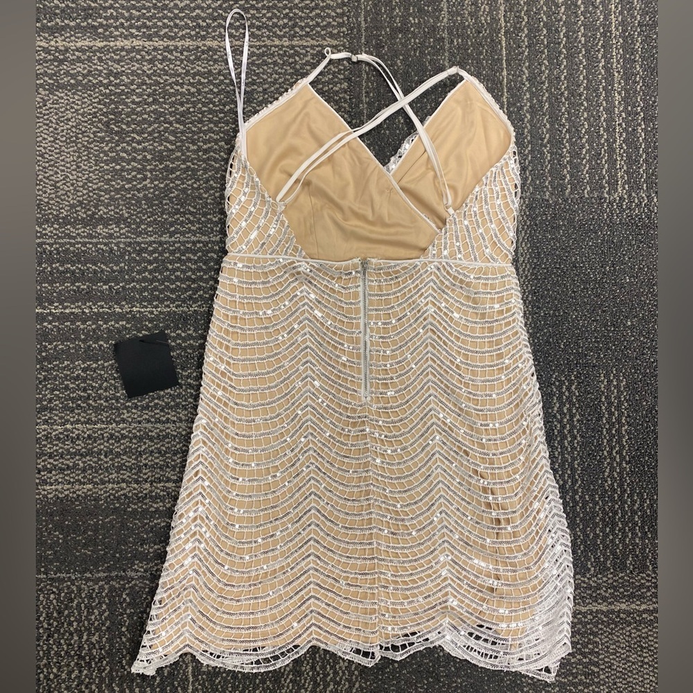 NWT Lulu’s Lele White and Silver Sequin Mini Dress Size Small - Picture 10 of 14